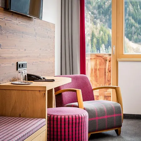 Garni Ernst Falch B&B 장크트안톤암아를베르크