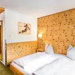 Couette-café Garni Ernst Falch 3*