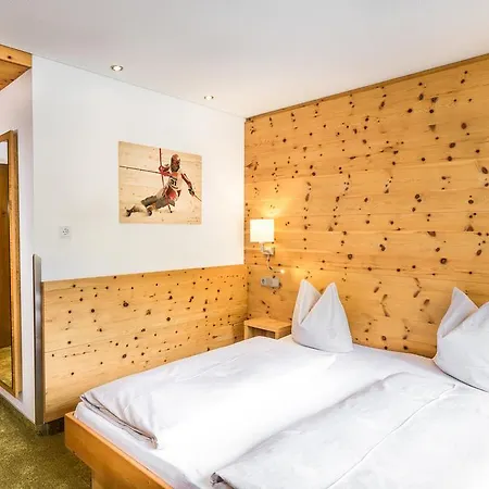 فندق مبيت وإفطار Garni Ernst Falch 3*